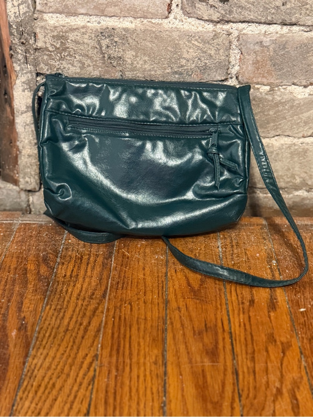 Vintage Green Crossbody Bag - Classic Everyday Style